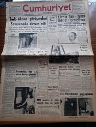 Cumhuriyet Gazetesi - 20  Ağustos 1959 - Ortadirek Yazan Yaşar Kemal Yazı Dizisi - Uluç Ali Yazan Halikarnas Balıkçısı Yazı Dizisi - Nadir Nadi Köşe Yazısı - Türk Lideri Rauf Denktaş - Kıbrıs'ta Türk Yunan İhtilafı Genişliyor - Amerikalı Şarkıcı Frank Sinatra Ankara'da Bir Gece Kaldı -  Ford Türkiye'de Montaj Fabrikası Kuracak - Araplar Türk Sigara ve Tütününü Boykot Edecekler - Tevfik Fikreti Anarken Yazan Hasan Ali Yücel - Dünyanın En Büyük Viyolonselisti Pablo Casals Anlatıyor - Burhan Felek Köşe Yazısı - Aziz Nesin'in Yeni Romanı Saçkıran Çıktı - Doğumlar İçin Feza Kostümü - Bağdad Paktı'nın Yeni Adı Merkez Anlaşma Teşkilatı Oldu - Yüzbaşı Salih Tekin Ve Yüzbaşı Haki Tanyu'nun Yüzmedeki Başarısı - Galatasaray Dünkü Maçta Beyoğluspor'u  Yendi - Atletizm Ajanı Mustafa Türkün Kızdım İntihar Edeceğim Dedi - 14. İstanbul Tenis Turnuvası - Kızılay Otomobil Piyangosu - Parker Quink Mürekkebi - Ece Zeytinyağları -  İzmir Fuarı Açılıyor - Irak'ta 6 İdam Kararı