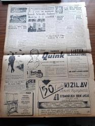 Cumhuriyet Gazetesi - 20  Ağustos 1959 - Ortadirek Yazan Yaşar Kemal Yazı Dizisi - Uluç Ali Yazan Halikarnas Balıkçısı Yazı Dizisi - Nadir Nadi Köşe Yazısı - Türk Lideri Rauf Denktaş - Kıbrıs'ta Türk Yunan İhtilafı Genişliyor - Amerikalı Şarkıcı Frank Sinatra Ankara'da Bir Gece Kaldı -  Ford Türkiye'de Montaj Fabrikası Kuracak - Araplar Türk Sigara ve Tütününü Boykot Edecekler - Tevfik Fikreti Anarken Yazan Hasan Ali Yücel - Dünyanın En Büyük Viyolonselisti Pablo Casals Anlatıyor - Burhan Felek Köşe Yazısı - Aziz Nesin'in Yeni Romanı Saçkıran Çıktı - Doğumlar İçin Feza Kostümü - Bağdad Paktı'nın Yeni Adı Merkez Anlaşma Teşkilatı Oldu - Yüzbaşı Salih Tekin Ve Yüzbaşı Haki Tanyu'nun Yüzmedeki Başarısı - Galatasaray Dünkü Maçta Beyoğluspor'u  Yendi - Atletizm Ajanı Mustafa Türkün Kızdım İntihar Edeceğim Dedi - 14. İstanbul Tenis Turnuvası - Kızılay Otomobil Piyangosu - Parker Quink Mürekkebi - Ece Zeytinyağları -  İzmir Fuarı Açılıyor - Irak'ta 6 İdam Kararı