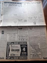 Cumhuriyet Gazetesi - 15 Temmuz 1959 - Nadir Nadi Köşe Yazısı - Büyük Millet Meclisi Bugün Toplantılarına Başlıyor - Milll Talebe Federasyonun Parçalanan Kongresi - Fuat Duyar'ın Ölümüne Sebep Olan Cezmi Çapa Dün Serbest Bırakıldı - Avrupa'ya Kumaş Satacağız - Türkiye'nin Reddettiği Rus Teklifi - İstanbul'daki 6 Bin Dilenciyi Milyoner 13 Kişi İdare Ediyor - Haritamızda Bir Nokta Yazan Fakir Baykurt Yazı Dizisi -  Kurtlar Ulurken Yazan Alix Andre Yazı Dizisi -  Ecnebi Bir Yolcunun Bavulunda 50 Bin Prezervatif Çıktı - Burhan Felek Köşe Yazısı - Atatürk'ün Yaveri Muzaffer Kılıç Dün Vefat Etti - Türkiye Güzeli Ezel Olcay Amerika'ya Zor Girebildi - Audry Hepburn Rolünü Yaptığı Kahramanı Ağlattı - Koruyucu Melekler Çizgi Roman - Uluç Ali Yazan Halikarnas Balıkçısı Yazı Dizisi - Fredo Çocuk Pudrası- Fenerbahçe Şampiyon Atletizm Genç Takımının Antrenörü Cemal Anadol -  Vefa Takımı Almanya'ya Gidiyor - Fenerbahçe Umumi Kaptanı İsmet İsmet Uluğ - Kuleli Gençlik Boğaziçi Kupasını Kazandı