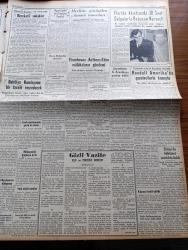 Yeni İstanbul Gazetesi - 19 Ocak 1956 - Halide Edip Adıvar Köşe Yazısı - Atatürk'ün Kızkardeşi Makbule Atadan Vefat Etti - Yunanistan'a Sızan Komünist Ajanlar - Doğu Almanya'da Ordu Kuracağını Bildirdi - Bütçe Komisyonunda Vali Fahrettin Kerim Gökay Hakkında İthamlar - Ankara Üniversitesinin Sert Açıklamasının Tesiri Görüldü - Marcus Antonius Çeviren Halide Edip Adıvar Yazı Dizisi - Kasım Gülek Dün Yaşar Doğu'yu Ziyaret Etti - Migros İçin 5 Milyon Liralık Kredi Temin Edilmiş - Doktor Semih Sümerman - Mustafa Nermi Köşe Yazısı - İstanbulluya Hilesiz Süt Temin Edecek Bir Sığır Çiftliği Kuruluyor - 6 7 Eylül Suçluları İzmir Ağır Cezasında - İzmit Semalarında Garip Bir Cisim - Tarhan Toker - Suni Peyk Florida Hava Üssünden Atılacak - Irak Petrol Satışı İle Halka Temiz Su İçiriyor - Grace Kelly Monako Prensi İle Carlton Otelinin 875 Numaralı Odasında Tanışmıştı - Kızlararası Voleybol Maçları Eminönü Lokalinde Devam Etti - Monte Carlo Rallisi - Adalet Takımı İspanya'da Maç Yapacak - Opon