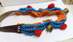 P55-------BONCUK VE PİRİNÇ ZİL DEKORLU AT VE BÜYÜKBAŞ HAYVAN SÜSÜ