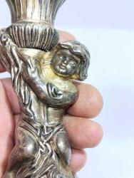 P53----ALMAN GÜMÜŞÜ ÇOCUK FİGÜRLÜ ESKİ BİR ÇİFT MUMLUK