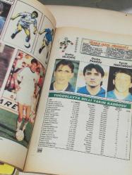 İtalya 90 dünya kupası öncesi takım tanıtım kitapçıkları 2. Cilt li set. Hot wheels 86 toyota 88 honda cr 90 honda civic 91 mazda metal model araba set koleksiyon dekor hediye nostalji tasarım süs hobi eğlence vintage aksesuar promosyon reklam Hediyelik dekorluk retro minyatür diorama ölçekli araçlar futbol Maradona Bebeto Klinsmann arjantin Almanya Brezilya