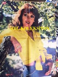 Ses Haftalık Aktüalite Sinema Tiyatro Müzik ve Gençlik Mecmuası Dergisi - 16 AĞUSTOS 1975 - Sayı: 33 - YALÇIN GÜLHAN - FİLİZ AKIN - ITIR ESEN, NECLA NAZIR - BÜYÜK BOY MÜJDE AR POSTERİ - TÜRKAN ŞORAY, DANYAL TOPATAN - NEŞE KARABÖCEK - ZEKİ MÜREN, ALİ RIZA BİNBOĞA - BEHİYE AKSOY - EMEL SAYIN - GÖNÜL YAZAR - BARIŞ MANÇO - ROBERT DE NIRO BABA FİLMİNDE - EBRU SABUN 1970'LER REKLAMI - MÜJDAT GEZEN - KAYNANALAR DİZİSİ, TEKİN AKMANSOY - LEVENT KIRCA - ÖZCAN KÖKNEL - POSTER ARKASI MÜLAYİM EKİ - AHMET ÖZHAN ALBÜM REKLAMI - TANKJU GÜRSU - KARTAL TİBET - EDİP AKBAYRAM - OMO 1970'LER REKLAMI - ÇETİN ENER - LUX SABUN 1970'LER REKLAMI - POSTERLİ 32 SAYFA TAM TAKIM DERGİ