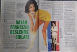 HÜRRİYET GAZETESİ-HÜRRİYET MAGAZİN DERGİSİ-19-25 OCAK 1992-SAYI:42-KAPAK-FOTOĞRAF-RÖPORTAJ-KADIN VE ERKEĞİN 46 FARKI-BİR BEYİN CERRAHININ DUYGULARI-FRANSIZ KADINININ İNCE KALMA SIRLARI-AVRUPA SEKS DOSYASI-AŞKIN'IN AŞKLARI-YAZIDAN KARAKTER TAHLİLİ-DEEP PURPLE'NIN SESİ GELİYOR-SALMAN RÜŞDİ-AŞKIN NUR YENGİ-HOT SHOTS-VALERİA GOLİNO-CHARLİE SHEEN-CENGİZ KUDAY-MAYMUN KRALLIĞI-DEEP PUPLE-IAN GİLLAN-RİTCHİE BLACKMORE-MOZART-WİLLİAM SHAKEPEARE