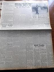 Yeni İstanbul Gazetesi - 14 Ocak 1956 - Mareşal Tito Bağdad Paktına Hücum Ediyor - Büyük Millet Meclisi'nin Dünkü Toplantısında Çok Sert Ve Heyecanlı Tartışmalar Oldu - Başvekil Adnan Menderes İstanbul'a Hareket Etti - Seçim Kanunu Eski Haline Dönüyor - Hürriyet Partisinin İstanbul Teşkilatı Hala Kurulamadı - Nazım Bezmen Demokrat Parti'den İstifa Etti - Marcus Antonius Çeviren Halide Edip Adıvar - Eyüp Ve Civarında İnşaat Yapılmayacak - Columbia Üniversitesi Rektörü Grayson Kirk'in Basın Toplantısı - Tiyatro Kronikleri Halanın Mirası Piyesi - Gizli Vazife Aşk Ve Macera Romanı Yazı Dizisi - Poujadeistler Faşist Olarak İlan Edildi - Gazeteci Frederic Holsinger'in Filistin Meselesine Dair Teklifi - Ortaşark'ta Petrol İstihsali 1955'te 160 Milyon Tondur - Anadolu Abideleri Yazan Aziz Ogan - Radniçki İlk Maçını Bugün Adalet Takımı İle Yapıyor - Macaristan Maçı İçin Portatif Tribünler - Vefa Takımında Tasfiye Hazırlığı - F. C. Wien Bursa'ya Gidiyor - İstanbul Belediyesi Şehir Tiyatrosu