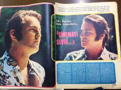 Ses Haftalık Aktüalite Sinema Tiyatro Müzik ve Gençlik Mecmuası Dergisi - 7 EYLÜL 1974 - Sayı: 37 - FATMA GİRİK - JÜLİDE GÜLİZAR - KADİR İNANIR EVLENMEK İSTİYOR - ANTALYA FİLM ŞENLİĞİ 1974 - NECLA NAZIR - HAKAN BALAMİR, AYTAÇ ARMAN, YALÇIN GÜLHAN - EDİZ HUN - JÜLİE EGE - SOPHIA LOREN - ARSEN LÜPEN - JÜLİDE GÜLİZAR - SALİH KIRMIZI POSTER - SERDAR GÖKHAN - AYHAN IŞIK - DEAN MARTIN - TERRY JACKS - RUHAN DENİZ - TOM JONES - NİLÜFER - İLHAN İREM - TANJU OKAN - JOHN LENNON - LEYLA KENTER - FERDA BÜYÜKGÜNEŞ - AEG TÜPLÜ TELEVİZYON REKLAMI - POSTERLİ 32 SAYFA TAM TAKIM DERGİ
