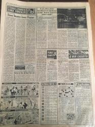 YENİ SABAH GAZETESİ 21 ARALIK 1959 YIL :22 SAYI : 7422---Ara seçimi yapılması  ihtimali  ortaya çıktı ---Türk  basın rejimi tenkid  ediliyor ---Şah  ile Farah  bugün  evleniyor ----Urla da ki  seçimde iki gazeteci  dövüldü ----Otomobil için 3 milyon  dolarlık  ek kota  çıkıyor --Doğu -Batı  Zirve Toplantısı Nisan da ----Erzurum CHP Kongresi Sakin Geçti ----Tiyatroyu  Kalkındırma : Siyavuşgil ---Sinemalar ,Tiyatrolar ,Radyo Programcıları ---Yalman 'ın  hafta içinde dönmesi bekleniyor ---1959 yılının en önemli hadisesi olarak  Krutçef  'in  Amerika yı ziyareti  seçildi --Bursa da  bir Uludağ  var ---Komünist Çin dün Kemoy a ateş açtı ---Japon atom  alimi sakata ortaya yeni bir teori   attı ---Polatkan  tenkidlere  cevap verdi ---NACI ile MOLNAR münakaşa  ettiler --Lucıano  :Yorgunuz ama  kazanacağız  dedi ---Beykoz ,Ş .Hilali  3-2 mağlup  etti ---Feriköy :1 A.Ordu : 0 Göztepe , İ.Spor dan bir puan aldı : 0-0---Adalet  mağlup ---Basketbol da Galatasaray  dün  güç  galip geldi ---