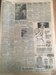 YENİ SABAH GAZETESİ 21 ARALIK 1959 YIL :22 SAYI : 7422---Ara seçimi yapılması  ihtimali  ortaya çıktı ---Türk  basın rejimi tenkid  ediliyor ---Şah  ile Farah  bugün  evleniyor ----Urla da ki  seçimde iki gazeteci  dövüldü ----Otomobil için 3 milyon  dolarlık  ek kota  çıkıyor --Doğu -Batı  Zirve Toplantısı Nisan da ----Erzurum CHP Kongresi Sakin Geçti ----Tiyatroyu  Kalkındırma : Siyavuşgil ---Sinemalar ,Tiyatrolar ,Radyo Programcıları ---Yalman 'ın  hafta içinde dönmesi bekleniyor ---1959 yılının en önemli hadisesi olarak  Krutçef  'in  Amerika yı ziyareti  seçildi --Bursa da  bir Uludağ  var ---Komünist Çin dün Kemoy a ateş açtı ---Japon atom  alimi sakata ortaya yeni bir teori   attı ---Polatkan  tenkidlere  cevap verdi ---NACI ile MOLNAR münakaşa  ettiler --Lucıano  :Yorgunuz ama  kazanacağız  dedi ---Beykoz ,Ş .Hilali  3-2 mağlup  etti ---Feriköy :1 A.Ordu : 0 Göztepe , İ.Spor dan bir puan aldı : 0-0---Adalet  mağlup ---Basketbol da Galatasaray  dün  güç  galip geldi ---