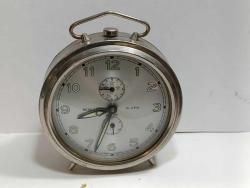 MS8-----ALMAN PETER KURMALI MASA SAATİ----TAKILARAK ÇALIŞIYOR BAKIM İSTER