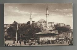 OSMANLI DÖNEMİ ÜSKÜDAR CAMİİ VE ALTTA KALABALIK KARTPOSTAL...