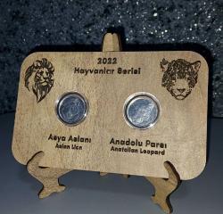 2022 HAYVANLAR SERİSİ ASYA ASLANI VE ANADOLU PARSI HATIRA PARA ÖZEL AHŞAP STANDINDA