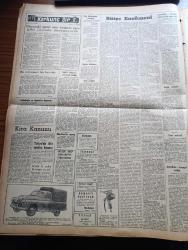 Zafer Gazetesi - 23 Aralık 1959 - Türkiye Başvekili Adnan Menderes Sıhhatini Yıpratma Pahasına Gece Ve Gündüz Çalışmaktadır - Amerika'dan İthal Edilecek Olan Zirai Mahsul Fazlası İle Alakalı Anlaşma - Korgeneral Rogers Ankara'ya Geldi - NATO Konseyinin Dünkü Toplantısı - Ethem Menderes Yurda Avdet Etti - Devlet Tiyatrosu Sanatkarlarından Saim Alpago'nun Sahneye Koyduğu Cahit Atay'ın Pervaneler İsimli Eserini Temsil Edilmekte - İran Şehinşahının Farah Diba İle Evliliği Üzerine Tebrik Mesajları - Amerikan İspanyol Görüşmeleri Sona Erdi - T.H.Y. 'nın Yeni Uçakları - Kira Kanunu İle İlgili Neşriyat - Mevlana İçin Tören Yapıldı -  Berlin Statüsünün Islahı Mümkündür - Cezayir'de Bir Askeri Hükümet Mi - Süveyş'in Islahı İçin Kredi Projesi -  Pan American - Türkiye Emlak Kredi Bankası - Avrupa Şampiyon Kulüpler Turnuvası Maçı Fenerbahçe Maçı - Lefter Küçükandonyadis İle Can Bartu Fotoğrafı - Fenerbahçe Maçının Afişleri - Galatasaray'da Söz Düellosu Hızlanıyor - Atatürk Koşusu