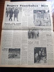 Zafer Gazetesi - 23 Aralık 1959 - Türkiye Başvekili Adnan Menderes Sıhhatini Yıpratma Pahasına Gece Ve Gündüz Çalışmaktadır - Amerika'dan İthal Edilecek Olan Zirai Mahsul Fazlası İle Alakalı Anlaşma - Korgeneral Rogers Ankara'ya Geldi - NATO Konseyinin Dünkü Toplantısı - Ethem Menderes Yurda Avdet Etti - Devlet Tiyatrosu Sanatkarlarından Saim Alpago'nun Sahneye Koyduğu Cahit Atay'ın Pervaneler İsimli Eserini Temsil Edilmekte - İran Şehinşahının Farah Diba İle Evliliği Üzerine Tebrik Mesajları - Amerikan İspanyol Görüşmeleri Sona Erdi - T.H.Y. 'nın Yeni Uçakları - Kira Kanunu İle İlgili Neşriyat - Mevlana İçin Tören Yapıldı -  Berlin Statüsünün Islahı Mümkündür - Cezayir'de Bir Askeri Hükümet Mi - Süveyş'in Islahı İçin Kredi Projesi -  Pan American - Türkiye Emlak Kredi Bankası - Avrupa Şampiyon Kulüpler Turnuvası Maçı Fenerbahçe Maçı - Lefter Küçükandonyadis İle Can Bartu Fotoğrafı - Fenerbahçe Maçının Afişleri - Galatasaray'da Söz Düellosu Hızlanıyor - Atatürk Koşusu