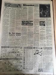 YENİ SABAH GAZETESİ  6 ARALIK 1959 YIL :22 SAYI : 7457---Eisenhower bugün  Ankara da ---Başkanla mülakat için  gündem tesbit edilmedi ---İnönü aldığımız  mesafe  ehemmiyetlidir dedi ---Bölükbaşı  Boyabat da sert bir  konuşma  yaptı ----Ankara caddesinde bir  mağaza soyuldu --CHP  li kadınlar dün  polisle tartışlar ---Başkanın müşavirleri ---Mehmet  ile Fatma : Siyavuşgil --Rıhtım davasında  on şahit  daha  dinlenecek ----Sinemalar ,Tiyatrolar ,Radyo Programcıları ---Amerika da Kürtaj Yapan Bir Şebeke  Meydana Çıkarıldı --Bazı hile baz tacirler ihracatı  baltalıyor ---Güney Koreli  Gazeteciler Basın Hürriyeti  İstiyor ----Tanar 'ı batıran  Rus şilepine  dün  haciz  kondu ---Sinemalar : Öldürme Emri,  Benim İçin Öp ----Türkiye -Irak Amatör Milli Maçı Bugün Oynanıyor ---Fenerbahçe ,Nice 'in  sert  futbolundan şikayetçi ---I.Spor ,Altay 'ı  3-2  mağlup  etti ---Feriköy :2 D.Spor :1 --CHP İl Merkezi İstimlak Ediliyor ---Eisenhower  ın  Roma temasları  ---