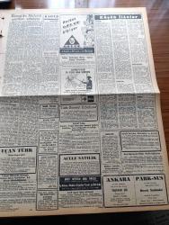 Zafer Gazetesi - 25 Nisan 1957 - Sanayi Vekaletine Dair Layiha Kabul Edildi - Başvekil Adnan Menderes Ankara'da - Altes Serdar Naim Han'ın Ziyaretleri - Süveyş Meselesi Güvenlik Konseyinde - Kıbrıs'lı Üç Tedhişçi Bir Türk Polisini Yaraladılar - Kuvayı Milliyecilerin Reisicumhur Celal Bayar'a Gönderdikleri Telgraf - Dün Gece Batı Anadolu'da Şiddetli Depremler Oldu - Ahmed Feridun Ongan Vefat Etti - Çocuk Kütüphaneleri - Var Olmak Yazan İlhan Tarus Yazı Dizisi - Sovyetler İngiltere'ye İşbirliği Teklif Etti - Dil Ve Tarih Coğrafya Fakültesinde Konferans - Harika Çocuk Televizyon Programlarından Çekildi - Şehircilikte Reform Yazan Mevlüt Baysal - Ragıp Akyavaş - İller Bankası Umumi Heyeti Dün İçtima Etti - Galatasaray'ı Beşiktaş'ı Yendi -  Gülok Etek Bluz Elbise - İstanbul Profesyonel Küme Puan Durumu - Ankara Boks Karma Takımı Tesbit Edildi - Ulus Sinemasında Marilyn Monroe'nun En Son Harikası Yaz Bekarı - Viscount - Ankara Basketbol Federasyon Kupası
