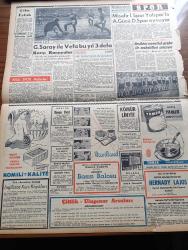 Zafer Gazetesi - 30 Mart 1957 - Eskişehir Çimento Fabrikası 4 Nisan'da Törenle Açılacak - Türkiye'de Yeni Bir Petrol Tasfiyehanesi Kurulacak - Türk Irak Kültür Anlaşması İmzalandı - Rusya Norveç'i Nato'dan Ayırmak İçin Çalışıyor - Amerikan Ordusu Atom Silahıyla Teçhiz Ediliyor - Melih Esenbel'in Verdiği Beyanat - Reisicumhur Celal Bayar'ın Dünkü Kabulleri - Türk Hava Yolları Umumi Heyet Toplantısı - Bağdat Paktı Atom Araştırma Merkezindeki Kurslar Başlıyor - İngiltere'den Alınacak Uçakların Üstünlüğü - Riyaseticumhur Filarmoni Orkestrası 51. Üniversite Konserini Bugün Verecek - Var Olmak Yazan İlhan Tarus Yazı Dizisi - Yepyeni Bir Yıldız Dominigue Wilms- Çocuklar Niçin Derse Kaldırılır - Beyaz Cehennem Yazan Clintan Secley - Federal Kamyonları - Bulmaca - Radyo - Opon Ağrı Kesici - Rugby Ve Fransa - Galatasaray İle Vefa Bu Yıl 3 Defa Karşı Karşıya - Misafir İstanbulspor Yolspor'la Ankaragücü Demirspor Oynuyor - Nefis Tamek Kompostoları - Ali Gencay'ın Ardından - Sümerspor