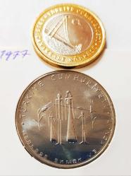 1977 Herkese Ekmek ve Konut Hatıra Parası 5 Lira..Çill ++
