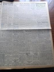 Zafer Gazetesi - 13 Kasım 1954 - Cumhuriyet Halk Partisi Tam Bir Hezimet Halindedir - Demokrat Parti Muhtarlıkları Yüzde 78'e Yakın Kazanmıştır - Bendimahi Santralinin İnşası İlkbaharda Başlıyor - İller Bankası Umum Müdürü Nafiz Ergeneli - Mükerrem Sarol Evini Kasım Gülek'e  Devre Hazır - Büyük Millet Meclisinin Davetlisi Olan Hint Parlamento Heyeti - Almanya'ya Pamuk İhracatı Başlıyor - Türkiye İlk Traktör Ocak Ayında İmal Edilmiş Olacak - Osman Kapani'nin Radyo Konuşması - Ayın Ondördü Yazan Refik Halid Karay Yazı Dizisi - Türkiye Milli Talebe Federasyonu Çalışmaları Başladı - Orhan Seyfi Orhon Köşe Yazısı - At Yarışları Tahminleri - Merih'liler Bir Evin Taraçasında Balo Verdi - Ankara Rotary Kulübünün 15. Yemekli Toplantısı - Atatürk'ten Hatıralar Sergisi Ve O Büyük İnsan - Diyarbakır'da Uçan Daireler - Okullarımızda Yabancı Dil - Alın Yazısı Oynayan Gina Lollobrigida Resimli Roman - Romeo Ve Jüliet 1954  Yazan Reinhard Fedumann Yazı Dizisi - İstanbul Şehir Tiyatrosunda Dökmeci