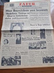 Zafer Gazetesi - 24 Aralık 1954 - Türkiye Mısır Arasındaki Dostluk Süratle İnkişaf Ediyor - Mısır Başkanvekili Abdülnasır'ın Beyanatı -  Et Ve Balık Kurumu Umum Müdürü Ekrem Barlas - Başvekil Adnan Menderes'e Bağlılık Telgrafları - Türkiye Almanya Arasında Mübadele - Celal Bayar'ın Doğu Tetkikleri - Basın Yayın Turizm Bütçesi Kabul Olundu - Akis Mecmuası Hakkındaki Davanın Duruşması - Hariciye Vekili Fuat Köprülü Yurda Döndü - İzmir'de Sel Büyük Hasara Sebep Oldu - Ayın Ondördü Yazan Refik Halid Karay Yazı Dizisi - Clark Gable Yazan Orhan Seyfi Orhon Köşe Yazısı - Üç Milli Şairimiz Namık Kemal Mehmet Akif Ersoy Ve Ziya Gökalp Anılacak - Ekmeklerin Yeni Maya İle Yapılması İçin Tecrübeler - Fizik Alimi Wendell Furry Dün Tevkif Olundu - Ernest Hemingway 120.000 Liralık Nobel Mükâfatını Nasıl Aldı - Ankaragücü Hacettepe Büyük Maça Son Hazırlık - Zafer Kupası Güreş Maçı - İkiz Dünya Başka Alemlerde Bir Macera Çizgi Roman - Ziraat Bankası - Minerva Dikiş Makinesi - Romeo Losyon Ve Parfümleri