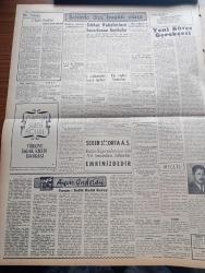 Zafer Gazetesi - 24 Aralık 1954 - Türkiye Mısır Arasındaki Dostluk Süratle İnkişaf Ediyor - Mısır Başkanvekili Abdülnasır'ın Beyanatı -  Et Ve Balık Kurumu Umum Müdürü Ekrem Barlas - Başvekil Adnan Menderes'e Bağlılık Telgrafları - Türkiye Almanya Arasında Mübadele - Celal Bayar'ın Doğu Tetkikleri - Basın Yayın Turizm Bütçesi Kabul Olundu - Akis Mecmuası Hakkındaki Davanın Duruşması - Hariciye Vekili Fuat Köprülü Yurda Döndü - İzmir'de Sel Büyük Hasara Sebep Oldu - Ayın Ondördü Yazan Refik Halid Karay Yazı Dizisi - Clark Gable Yazan Orhan Seyfi Orhon Köşe Yazısı - Üç Milli Şairimiz Namık Kemal Mehmet Akif Ersoy Ve Ziya Gökalp Anılacak - Ekmeklerin Yeni Maya İle Yapılması İçin Tecrübeler - Fizik Alimi Wendell Furry Dün Tevkif Olundu - Ernest Hemingway 120.000 Liralık Nobel Mükâfatını Nasıl Aldı - Ankaragücü Hacettepe Büyük Maça Son Hazırlık - Zafer Kupası Güreş Maçı - İkiz Dünya Başka Alemlerde Bir Macera Çizgi Roman - Ziraat Bankası - Minerva Dikiş Makinesi - Romeo Losyon Ve Parfümleri