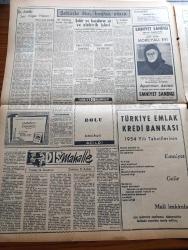Zafer Gazetesi - 15 Eylül 1954 - Mümtaz Faik Fenik Köşe Yazısı - Bankalar Kanunu Layihası Bugünlerde İkmal Ediliyor - Erkanı Harbiyei Umumiye Reisi Orgeneral Nurettin Baransel Atina'ya Gidiyor - Hilmi Şahenk Tarafından Hazırlanan Zirai Kalkınmamızı Anlatan Resim Sergisi - Yugoslav Atletleri Dün Geldi - Avrupalararası Birlik Başkanı Richard Coudenhove Kalergi Atatürk'ü Örnek Gösteriyor - Liselerin 11 Sınıfa Binmesi - Brüksel Paktı İçin Anlaşma Yapıldı - Harbokulu Futbol Takımı Çalışıyor- Şair Nigar Hanım Yazan Mehmet Orhan Seyfi Orhon Köşe Yazısı - Kıbrıs Türktür Komiteleri - Dünya Muallimler Kongresi 1955 de Türkiye'de Yapılacak - Dış Mahalle Yazan G. Simenon Yazı Dizisi - Amerikan Ordusu Genel Kurmay Başkanı General Ridgway Yakın Bir Harbe İnanmıyor - Azra Hayri Vefat Etti - Küçük Tiyatroda İmtihanlar - Hiroşima'da Atom Bombasından Ölenlerin Varisleri Amerika'yı Davet Ettiler - İkiz Dünya Başka Alemlerde Bir Macera Çizgi Roman - Cemiyet Hayatı - Ölüm Hücresi 2455 Yazan Caryl Chessman