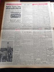 Zafer Gazetesi - 9 Eylül 1954 - Büyük Kurtarıcımız Gazi Mustafa Kemal İstiklal Savaşı Senelerinde Fotoğrafı - Başvekil Adnan Menderes'in Kıbrıs'a Dair Beyanatı - Kurtuluşunun 32. Yıldönümü Münasebetiyle İzmir'de Çok Büyük Bir Tören Yapılıyor - Afyon Çimento Fabrikası İnşaatına Başlanıyor - Reisicumhur Celal Bayar Bu Akşam Yurda Hareket Ediyor - Trafik Kanunu 22 Eylül Tarihinde Yürürlüğe Giriyor - Beşinci Milletlerarası Sanat Münekkidleri Kongresi -  Orhan Seyfi Orhon Köşe Yazısı - Sahil Gazinosu Sahibi Sami Gölgen Müşterisini Bıçakladı - Eisenhower'in Hazırladığı Sulh İçin Atom Planını Müttefikler Kabul Etti - Nene Hatun Arkadaşımıza 1923 Günlerini Anlatıyor - Zafer Çocuk Kulübü - İkiz Dünya Başka Alemlerde Bir Macera Çizgi Roman - Girgin Vik'in Harikulade Maceraları Haydutlar Peşinde Çizgi Roman - Bilmece Bulmaca - Güzel Bir Masal Tembel Ahmet - Demirspor Yarın Adana'ya Gidiyor - Ankara Karma Boks Takımı Tesbit Edilecek - İzmir Enternasyonal Fuarında Macar Pavyonu