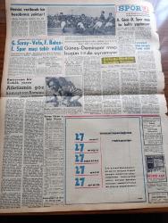 Zafer Gazetesi - 13 Şubat 1957 - Şeker Vesikaya Bağlanmayacaktır - Reisicumhur Celal Bayar'ın Milliyetçi Çin Hariciye Vekili Doktor George K. C. Yeh'i Kabul Etti - Türkiye Milliyetçi Çin Kültür Anlaşması Dün Merasimle İmza Edildi - Kızıl Papaz Makarios'un Resmi Bulunan Yunan Pulları - Profesör Nihad Erim'in Kıbrıs'a Dair Beyanatı - 78 Macar Mülteci İstanbul'a Geldi -  Başvekil Adnan Menderes'in Ziyafeti - Salah Salim Hapiste - Sarışın İngiliz Yıldızı Diana Dors Halen Büyük Çekiç Adlı Film Çevirmektedir - Suriye'de Siyasi Buhran Genişliyor - Gülhane Parkında Bir Cüceler Köyü Kuruluyor - Rock And Roll Dansının Spor Ve Sergi Sarayında Oynanmasına İzin Verilmedi - Stalin Adı Rus Azizleri Arasında Anılacakmış - Paris Tiyatrolarında Karagöz Temsilleri - Christian Dior'dan Bir Yaz Modeli - Galatasaray Vefa İstanbulspor Fenerbahçe Maçı Tehir Edildi - Atletizm Federasyonu Asbaşkanı Semih Türkdoğan - Dağlar Şampiyonu Carla Marchell - Boks'da Modern Tekniğin Esasları - Ankaragücü Demirspor Maçı