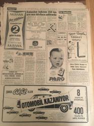 HÜRRİYET GAZETESİ 7 TEMMUZ 1966 YIL :19 SAYI :6532---İstanbullular dün  buram buram terledi --İsveç te 100 yıldır görülmemiş  sıcak var ---Irak a  silah verip petrol alacağız --35 bin yol işçisi greve başlıyor ----Balık adam  Nazmi  batık  motora indi ---CHP ,ortanın solundan sık sık  bahsetmeyecek ---Don Jaime nin  hatıratı  büyük hadise yarattı --Halk türkülerin  altın sesi  sanatkarı : Yavuz Taner --Belediye mimarları  için terfi kadrosu  sağlanıyor ---Radyo Programları ---Kabından  fışkıran  350 ton  sıvı  cam fabrikayı  eritiyor --Taksim Belediye Gazinosu : Efgan Efekan 'ı ----Rusya dan  kaçmak son çaremizdi ---Fenerbahçeli Aydın Altaylı oldu ---Almanya muhakkak finali  oynayacak ---Geçen sezon 1553  kişi 13 tutturdu ---İngiltere :1 Polonya : 0---Irak a silah satacağız ---Avusturya  da oturup Almanya da  çalışıyor --Amerikalıların  sigara tiryakisi  çocukları ---Bir Türk  çocuğunu  evlat  edinmek isteyen İngiliz  ailesi ağustos ta geliyor ---
