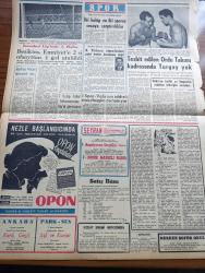 Zafer Gazetesi - 7 Şubat 1957 - Eisenhower Doktrini - Türk Arap Dostluğu - Bağdat Paktı - Kıbrıs Meselesi - Adnan Menderes'in Amerikan Ve Dünya Basınında Yayınlanan Mühim Beyanatı - Eisenhower Planı Orta Doğu'ya İstikrar Getirecektir - Kral Suud Orta Doğu Doktrinini Övüyor - Samed Ağaoğlu Dün Bütçe Encümeninde İzahat Verdi - İran Şahı Rıza Pehlevi İran Şahı Suudi Arabistan'a Davet Olundu - CHP Hatibi Nuri Sertoğlu Otomobil İftirasını Isıtarak Yine Kürsüye Getirdi - Jokey Kulübü'nün Aldığı Yeni Tedbirler - Van Gogh'un Hayatı - Süveyş Kanalı 15 Şubat'ta Açılıyor - Milli Mücadelenin İç Alemi Ve Ankara Yazan Enver Behnan Şapolyo Yazı Dizisi - Özlediğim Kadın Yazan Mükerrem Kâmil Su Yazı Dizisi - Suni Radyoaktif İzotoplar Ve Önemleri - Kızılay Kan Bankası Yetiştirme Yurdundan 35 Hanım Mezun Oldu - Viyana Tiyatrosu - Konya Ovasında Yeniden İki Baraj Yapılıyor - Etna Yanardağı Yeniden Faaliyete Başladı - Boks Tarihi Ve Bugünkü Modern Tekniğin Esasları - Turgay Şeren Ordu Takımında Yok