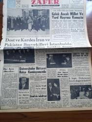 Zafer Gazetesi - 24 Ocak 1957 - Dost Ve Kardeş İran Ve Pakistan Başvekillleri İstanbul'da - Türk Milli Efkarına  Cevap Veriyorum Kasım Gülek Ancak Millet Ve Yurd Hayrına Konuştu - Kıbrıs'ta Sulh İçin Müşterek Bir Talep - Milli Müdafaa Vekaleti Vekili Şemi Ergin Ordumuzun Büyük Değerini Belirtti - Milli Talebe Birliği Kahramanlık Günü - Eisenhower'in Basın Toplantısı Orta Doğu'ya İktisadi Yardım Daha Tesirlidir - Monako Prensesi Grace Kelly Doğurdu - Milli Mücadelenin İç Alemi Ve Ankara Yazan Enver Behnan Şapolyo Yazı Dizisi - Muaddel Teknik Yardım Anlaşması İmzalandı - Stettin'de Moskova'ya Karşı Ayaklananların Muhakemesi Başladı - Özlediğim Kadın Yazan Mükerrem Kâmil Su Yazı Dizisi - İnce Memed Dolayısıyla Yazan Nimet Arzık - Elazığ'da Muhalif Partiler Çöküyor - Austria Takımı Bu Akşam Geliyor - Austria Takımı Eskişehir Şöhreti Huber Adolf - Lisanslı Güreşçiler Panayır Güreşlerine Katılmayacak - Fenerbahçe Beyoğluspor Karşısında İyi Bir Oyun Tutturamadı -Aşktan Ölüme Yazan Sadi Karsel