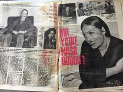 Ses Haftalık Aktüalite Sinema Tiyatro Müzik ve Gençlik Mecmuası Dergisi - 24 AĞUSTOS 1974 - Sayı: 35 -  HÜLYA KOÇYİĞİT - SERDAR GÖKHAN POSTERİ - YILMAZ GÜNEY - TÜRKAN ŞORAY - RÜÇHAN ADLI - SELİM SOYDAN - BARIŞ MANÇO - AJDA PEKKAN - AHMET ÖZHAN - EMEL SAYIN - NEŞE KARABÖCEK - GÖNÜL YAZAR - AYHAN IŞIK - AYTEN ALPMAN - CEM KARACA - TÜLİN ÖRSEK - SALİH KIRMIZI - LINDA BLAIR - CLINT EASTWOOD - ZAFER CİLASUN - ZEYNEP DEĞİRMENCİOĞLU - AHMET MEKİN - YALÇIN GÜLHAN - FİLİZ AKIN - JANIS JOPLIN - BRIAN JONES - EROL EVGİN - MEDİHA ŞEN - ESMERAY - NİLÜFER - İLHAN İREM - AZRA GÜN - KEMAL SUNAL - ZEKİ ALASYA - METİN AKPINAR - BARIŞ MANÇO - POSTERLİ 32 SAYFA TAM TAKIM DERGİ - AÇIKLAMAYI OKUYUNUZ!