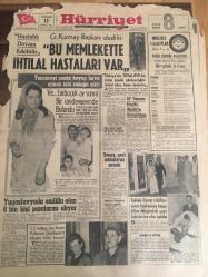 HÜRRİYET GAZETESİ 11 TEMMUZ 1966 YIL :19 SAYI :6536---Bu memlekette  ihtilal hastalıkları var --Yugoslavya da emlak olan 6 bin kişi paralarını alıyor --Af Tasarısı Bugün Meclis te Görüşülüyor ---Sunay ,gezi  ihbarlarını  anlattı ---Alman Dışişleri Bakanı Geldi ----7,5 milyon lira basan Kalpazan  şebekesinin  nihayet  kökü kazındı --Radyo Programları --Garsonluk benim için  bir hayat üniversitesi oluyor --Brezilya takımı favori  gösterildi --İngiltere ile Uruguay  oynuyor ---Beşiktaş ın rakibi :Hollanda Şampiyonu ---Müslümanlık siyasi gayeler için  basamak  yapılmamalı -- Masum  yüzlü katil  Jürgen , mahzende ırzına geçtiği dört  erkek çocuğunun başlarını  taşla ezerek  öldürmüştü ---Kraliçelik tacını çıkarıp kasanın başına oturdu ---Gelin damat nikahtan sonra hastaneye koşup  ölüm döşeğindeki  yaşlı babalarının elini  öptü ----