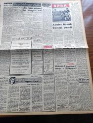 Zafer Gazetesi - 7 Ocak 1957 - Demokrat Parti'nin Yıldönümü 7 Ocak 1946 7 Ocak 1957 - Demokrat Parti'nin Kuruluş Hikayesi - Demokrat Parti Büyük Kongreleri - Demokrat Parti İktidara Geçtiği Günden Bugüne Kadar Ne Oldu - Adnan Menderes - Celal Bayar - Sıtkı Yırcalı - Fuad Köprülü - Atıf Benderlioğlu - Kıbrıs'a Dair Son Ve Kati Türk Teklifini Karşında Yunanistan Tam Bir Kararsızlık İçinde - Sovyetler Macaristan'dan Çıkmıyorlar - Meclis Reisi Refik Koraltan Silifke Ve Mut'u Ziyaret Etti - Irak'ın Ordu Günü Merasimle Kutlandı - İspanya Hükümeti Ethem Menderes İle Feridun Cemal Erkin'e Nişan Verecek - Seyfi Cenap Berksoy Güreş Federasyonu Reisi Oldu - Federasyon Kupası Finali Beşiktaş Beykoz'u Farklı Yendi - Özlediğim Kadın Yazan Mükerrem Kâmil Su Yazı Dizisi - Galatasaray 3 İzmirspor 0 - Fenerbahçe 2 Milli Mensucat 2 - Ürdün İsrail Hududunda Bir Demiryolu Uçuruldu - Adalet Bozuk Güneşspor'u Yendi - Orhan Seyfi Orhon Köşe Yazısı - Radyo - Hikmet Münir