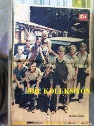 Ses Haftalık Aktüalite Sinema Tiyatro Müzik ve Gençlik Mecmuası Dergisi - 6 ARALIK 1980 - Sayı: 27 - WALTON AİLESİ POSTERİ - MARY SROSBY - ALI MC GRAW - FERDİ TAYFUR, NİL BURAK, NECLA NAZIR - LEE MAJORS - SEZEN AKSU, SİNAN ÖZER - MÜJDAT GEZEN - MÜNİR ÖZKUL - PERRAN KUTMAN - SUE ELLEN - NÜKHET DURU - GÜLŞEN BUBİKOĞLU - TANYA ROBERTS - İLHAN İREM - FİKRET HAKAN - OYA AYDOĞAN - FEYZİ TUNA - PERİHAN SAVAŞ - SİBEL EGEMEN - ERSUN ERDURA - BASTIBACAK BASRİ - DEMİRDÖKÜM FIRIN 1980'LER REKLAMI - JOHNNY HOLLIDAY - POSTERLİ 48 SAYFA TAM TAKIM DERGİ