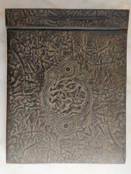 ESKİ FOTOĞRAF ALBÜMÜ,  Hakiki Deri Antik FİGÜR Baskılı  Fotoğraf,  Belge ALBÜMÜ.. Büyük  Boy..39 x 49 cm. 50 karton yaprak ve 50 ince peluş kağıtlı ...