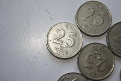 6 ADET YENİ 25 KURUŞ 2005  1 ADET 2008 TARİHLİ TOPLAM 7 ADET      (yukarı raf kutu