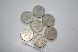 6 ADET YENİ 25 KURUŞ 2005  1 ADET 2008 TARİHLİ TOPLAM 7 ADET      (yukarı raf kutu