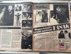 Ses Haftalık Aktüalite Sinema Tiyatro Müzik ve Gençlik Mecmuası Dergisi - 22 KASIM 1980 - Sayı: 25 - BO DEREK POSTERİ - ZERRİN ÖZER'İN SAĞ GÖZÜ TEHLİKEDE - TARIK AKAN VE ASKERLİK - RONALD REAGAN - STEVE MC QUEEN - TAYFUN OMAY - OLINKA 1980'LER REKLAMI - ESİN ENGİN MİDE KANAMASI GEÇİRDİ - SUNA YILDIZOĞLU - BARIŞ MANÇO - NÜKHET DURU - KEREM ÇALIŞKAN - JOANNA SAYN - GERARD DEPARDIEU - CATHERINA DENEUVE - AL PACINO - GRETA GARBO - SELAN KARAY - FEYZİ TUNA ''YEŞİLÇAM DEDİKLERİ'' - PERİHAN SÖZEN - GÜLDEN KARABÖCEK - BASTIBACAK BASRİ - FERDİ TAYFUR BENZERİ - POSTERLİ 48 SAYFA TAM TAKIM DERGİ