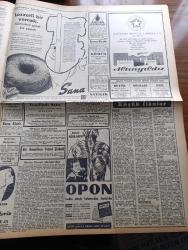 Zafer Gazetesi - 7 Aralık 1957 - Sümerbank Yünlü Ve Pamuklu Mamullerinin Fiyatlarında Artırma Olmayacaktır - Kış Orta Anadolu'da Şiddetini Arttırdı - Ankara Valisi Ve Belediye Reisi Kemal Aygün Ekibiyle Dün Umumi Bir Kontrol Yaptı - İran Maarif Nazırı Doktor Mahmud Mehram Bugün Uçakla Geliyor - Eisenhower Nato Toplantısına İştirak Edecek - Maden Sahaları Yeni Usullerle Araştırılacak - Gümrük ve İnhisarlar Vekili Hadi Hüsman'ın Verdiği Beyanat - Amerikan Suni Peykini Fırlatacak Roket Arıza Yaptı - Bir Avrupalının Hatıraları Yazan Stefan Zweig Yazı Dizisi - Radyo Ve Haberler Yazan Hikmet Münir Ebcioğlu - Ragıp Akyavaş - Fazıl Ahmet Aykaç - Günün Portresi Ulvi Yenal - At Yarışları - Sarı Çizmeliden Yazan Adviye Fenik Köşe Yazısı - Sana Nebati Margarin - İngilizce Almanca Fransızca Büyük Dershane - Altınyıldız Mensucat Fabrikası - Opon Ağrı Kesici - Ankara'da Kar Devam Ettiği Takdirde Milli Takım Belçika İle Maçı Tehir İhtimali Belirdi - Hasan Pulat'ın Konuşması - Altan Karındaş