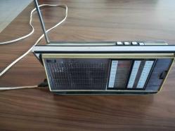 Çalışır Durumda Philips Marka Eski El Radyosu , Haliyle Yıpranmış