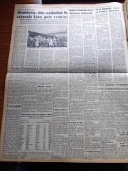 Zafer Gazetesi - 31 Ekim 1957 - Ankara Radyo Gazetesinin Dün Akşamki Şayanı Dikkat Tefsiri - Politika Oyunları Halkı İsyana Sevk Eden Çok Menfur Bir Mahiyet Almıştır - Seçim Neticeleri Adliye Vekaleti Tebliğ Neşretti - Tebliğe Göre Demokrat Parti 424 CHP 178 Hürriyet Partisi 4 Cumhuriyetçi Millet Partisi 4 Mebusluk Bulunuyor - Birleşmiş Milletlerde Türkiye Suriye İhtilafına Dair Müzakereler - Kral Suud'un Türkiye Suriye Arasında Arabulucuk Teklifi Baki - Seçim Neticesinin Almanya'da Akisleri Demokrat Parti'nin Seçim Zaferi Bir Sürpriz Değildir - Cumhuriyetin 34. Yıldönümü Törenleri San Francisco Belediyesine Türk Bayrağı Çekildi - İsmet İnönü'nün Şaşkın Fotoğrafı - İngiliz Hariciye Vekili Selwyn Lloyd'un Beyanatı Türkiye Güvenilir Bir Müttefikimizdir - Leipzig Fuarına İştirak Ediyoruz - Bayazıt Meydanının Tanzimi İşi Bitiriliyor - İtalyan Kilisesi Sophie Loren'in Evliliğini Muteber Saymıyor - Cevdet Karataş - Sarı Çizmeliden Yazan Adviye Fenik - Tanınmış Amerikalı Film Amili Mayer Öldü