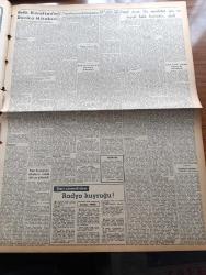 Zafer Gazetesi - 22 Ekim 1957 - Demokrat Parti'nin Büyük Ankara Mitingi Bugün - Başvekil Adnan Menderes 250.000 İstanbulluya Hitap Etti - Adnan Menderes Bu Yürüyüş Durmamalı - Petrol Arama Faaliyeti Hızla İlerliyor - Balıkesir'de Hürriyet Partilileri Kimse Dinlemiyor - Demokrat Parti'nin Güdül'de  Dün Yaptığı Büyük Miting - Refik Koraltan'ın Dünkü Hitabesi - Cumhuriyetçi Millet Partisi Genel Başkan Vekili Fuad Arna Bu Memleket İçin En Büyük Bela İsmet İnönü'dür Dedi - Demokrat Parti'nin Kadınlar Kolu Toplantısı Yapıldı - Gima'nın Bahçelievler Şubesi Açıldı - Osmanlı Bankası - Türkiye İş Bankası - Cosi Fan Tutte Operası Büyük Tiyatroda - Radyo Hikmet Münir Ebcioğlu - Beynelmilel Boks Turnuvası Perşembe Akşamı Başlıyor - Pe Re Ja Limon Kolonyası - Ankara Serbest Güreşte Stuttgart'ı Bütün Sikletlerde Mağlup Etti - Millî Güreş Takımı Rusya'ya Gitmiyor - Bu Akşam Ankara İle Sofya Karmaları Serbest Stilde Rövanş Yapacaklar - Zorlu Pilot Filmi Başrolde Bob Hope Ve Katherine Hepburn