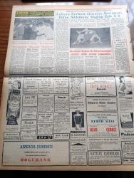 Zafer Gazetesi - 22 Ekim 1957 - Demokrat Parti'nin Büyük Ankara Mitingi Bugün - Başvekil Adnan Menderes 250.000 İstanbulluya Hitap Etti - Adnan Menderes Bu Yürüyüş Durmamalı - Petrol Arama Faaliyeti Hızla İlerliyor - Balıkesir'de Hürriyet Partilileri Kimse Dinlemiyor - Demokrat Parti'nin Güdül'de  Dün Yaptığı Büyük Miting - Refik Koraltan'ın Dünkü Hitabesi - Cumhuriyetçi Millet Partisi Genel Başkan Vekili Fuad Arna Bu Memleket İçin En Büyük Bela İsmet İnönü'dür Dedi - Demokrat Parti'nin Kadınlar Kolu Toplantısı Yapıldı - Gima'nın Bahçelievler Şubesi Açıldı - Osmanlı Bankası - Türkiye İş Bankası - Cosi Fan Tutte Operası Büyük Tiyatroda - Radyo Hikmet Münir Ebcioğlu - Beynelmilel Boks Turnuvası Perşembe Akşamı Başlıyor - Pe Re Ja Limon Kolonyası - Ankara Serbest Güreşte Stuttgart'ı Bütün Sikletlerde Mağlup Etti - Millî Güreş Takımı Rusya'ya Gitmiyor - Bu Akşam Ankara İle Sofya Karmaları Serbest Stilde Rövanş Yapacaklar - Zorlu Pilot Filmi Başrolde Bob Hope Ve Katherine Hepburn