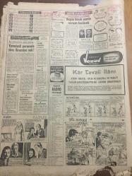 HÜRRİYET GAZETESİ 27 ARALIK 1964 YIL :17 SAYI :5985--Şiddetle tenkide uğrayan F.C.Erkin Hiç Oralı Olmadı --Yurt dışındaki işçilerimiz  fabrikalara ortak  olacak ---CHP liler Komisyonda  Erkin 'in  daha  fazla hırpalanmasını önledi ---Kulaklarını  estetik ameliyatla ufalttı ---Her yıl  185 bin Amerikalı koca yuvasını  terk ediyor ---Türk -İş Başkanı Sendikacıları Tenkid Etti --Rus Kaptan altı ay hapse mahkum oldu --Adana Adliyesinin En İyi Katibi Tevkif Edildi ---Radyo Programları --Robot insanın  denemesi yapıldı ---Batan Titanik e  yardım edebilirdik ---Gömülmesinden 39 yıl sonra ölen  hükümdar ---Aşka başka flört başka ---Denizlerin  dibi artık  bizim olacak --İsveç e gidip Ericsson  da çalışmayan Türk yoktur ---Arçelik :Her yuvaya sağlık ve konfor  diler ---Fenerbahçe 80 . dakika da galip  :1-0---Portekiz Milli Maçı İçin Can Davet Edilmeyecek ---G.Birliği Beykoz  a şans tanımadı  :2-1----Kasımpaşa M.Yolaç tan Yardım İstedi ---Loğusa kadın kız iğfal eden kocasını  kurtardı ----