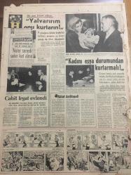 HÜRRİYET GAZETESİ 25 ARALIK 1964 YIL :17 SAYI :1964 ---Seçim Kanunu Bakanlar Kurulunda ---Leman çıplak resmi çekildiği için   intihar etti ---Nasır Amerika ya kafa tutuyor ---Komşunu  kör eden Erkek Aynur 3  yıl  9 aya  mahkum oldu --Duman Ankara nın havasını zehirliyor --Hayvanat Bahçesinde 2 Aslanla Bir Panter Öldü ---Şehir  dışında trafik emniyeti için sıkı tedbirler  alınıyor ----Hükümeti düşüren büyük dert :Asi gençlik ----Şampiyonluk yolunda bize çelme atacak takım yoktur ---Menacer P. Sandro İzmirli futbolcuları fazlası ile  beğendi ---Boğaziçi Basketbol Turnuvası Bu Gece Spor Sarayında Başlıyor ---Beşiktaş 2 maç için Antalya  ya gidiyor ---Kadını eşya durumundan kurtarmalı ---Cahit Ilgat evlendi ---Celal Serin ,Tülin İmrağ ı bırakıp İstanbul da ki eski karısına döndü ---