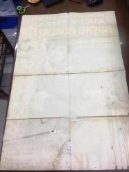 BOYNU BÜKÜKLER, 1985, FİLM AFİŞİ / POSTERİ - BÜYÜK BOY - ORİJİNAL - 100 X 67 cm EBADINDA - Original Turkish Big Size Movie Poster - Ümit Efekan, Erdoğan Tünaş, Bülent Kayabaş, Atilla Ergün, Melike Zobu, Emrah İpek, Cemal Gencer, Nebahat Sayın, Abdullah Gürek, Burak Bayer, Kerem Film