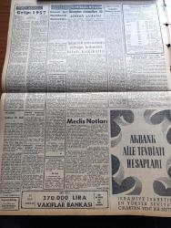 Zafer Gazetesi - 10 Eylül 1957 - Değerli Misafirimiz Afgan Kralı Zahir Şah Hareket Etti - İl Ve Köy Yolları 75 Milyon Liralık Ek Tahsisat Dünkü Mecliste Kabul Edildi-   İngiliz Güzellik Kraliçesi Leila Ekim - Meskensiz Vatandaşlar Mesken Sahibi Olacak - İzmit'te Cumhuriyetçi Millet Partisi Teşkilatı Çöküyor - Faruk Nafiz Çamlıbel İle İhsan Aktürel'in Demokrat Parti'den Ayrılacağı Yalandır - Cumhuriyet Halk Partisi Kurultayı - Grip 1957 - Ankara Radyosunda Arıza Giderildi - Bursa Şeftalilileri Batı Almanya'da Rağbet Görüyor - Amerika'da Beyaz Zenci Mücadelesi Şiddetleniyor - Katherin Yazan Hans Habe Yazı Dizisi - Sarı Çizmeliden Yazan Adviye Fenik Köşe Yazısı - Mussolini'nin Hazinesi - Hasta Kalp Sağlam Kalple Değiştirilebilecek - Bursa Uludağ Arasındaki Teleferik Hattı Güzergahının Açılmasına Başlandı - Piyale Makarnası - Pe Re Ja Limon Kolonyası - Vefa Gençlerbirliği Ve Güneş'in Cezalı Olan Futbolcuları Oynayabilecekler Mi - Milli Basket Elemanları İlan Edildi - Galatasaray Fenerbahçe