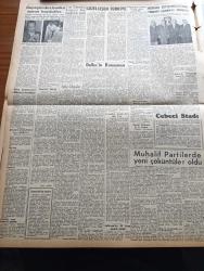 Zafer Gazetesi - 20 Eylül 1957 - Yeni Santrallardan Cereyan Alan Şehirlerimizin Elektrik Fiyatlarında Büyük Ucuzluk Yapılıyor - Birleşmiş Milletler Genel Kurulunda Konuşan John Foster Dulles Türkiye. Tehdide Maruz Bulunuyor Dedi - Afgan Ziraat Nazırı Mir Muhammed Yusuf İzmir'de - Ziraat Vekili Esad Budakoğlu Balıkesir'de - Ankara Demokrat Parti İl Teşkilatında Seçim Hazırlıkları Arttı - İstanbul'da Seçim Kütükleri Bugün Asılıyor - Modern Şekilde İnşa Edilmekte Olan Salı Pazarı Görüntüsü - Dirilen Sevgili Yazan Muazzez Auroba Yazı Dizisi - Kızılay Sağlık Kervanları - 274 Yataklı Hastahane Ve Hemşire Okulu Açılıyor - Profesör Doktor Halit Kamgözen Avrupa'dan Döndü - İstanbul Belediyesi Kontrolleri Arttırdı - Katherin Yazan Hans Habe Yazı Dizisi - Cezayir'de Çok Kanlı Çarpışmalar Oluyor - Avrupa'da Asya Gribi Süratle Genişliyor - Sabah Keyfi Necdet Rüştü Efe - Nezle Virüslerinden Birine Karşı Aşı Bulundu - Merinos Yetiştiriciliğinde Türkiye Almanya işbirliği - Princesse El Losyonu