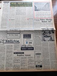 Zafer Gazetesi - 29 Eylül 1957 - Altındağ'da Gecekondu Tapuları Verildi - İşçi Eğitim Merkezinin Temeli De Dün Atıldı - Cumhuriyetçi Millet Partililerin Dünkü Hadiseli Mitingi - Norveç Kralının Celâl Bayar'a Teşekkür Telgrafı - Muhalefet Seçimleri Kaybedecekleri İçin Şimdiden Bahane Hazırlıyorlar - İsmet İnönü'nün Son Sözleri İntakı Mıdır - Nur Açıkalın Dün Hürriyet Partisinden İstifa Etti - Dirilen Sevgili Yazan Muazzez Auroba Yazı Dizisi - Pamukçuluk Toplantısı İzmir'de Yapılacak - Dahiliye Vekili Namık Gedik Ankara'ya Döndü - Kahve İtibardan Düşüyor Mu - 1950 1957 Vilayetlerde Yeni Eserler -  İstanbul'daki İstimlak Yolsuzluğu Davasına Başlandı - Yozgat Kapalı Spor Salonu Açıldı - Haftanın Şakaları Karikatür - Fenerbahçe Büyük İddia Sahibi Vefa'yı Hezimete Uğrattı - Lefter Küçükandonyadis - Galatasaray Adalet Bugün Karşılaşıyor - Demirspor Hacettepe'ye Attığı 2 Golun Üzerine Yatamadı - İki Ezeli Rakip Karşılaşıyor Ankaragücü Gençlerbirliği Maçı-Şeref Görkey Yine Beykoz Antrenörü Oldu